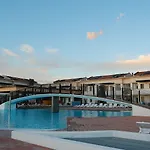 Apartment Modern Flat With Big Swimming Pool And Balcony *