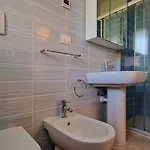 Apartment Modern Flat With Big Swimming Pool And Balcony