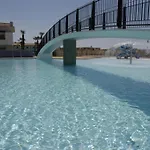 公寓 Modern Flat With Big Swimming Pool And Balcony *