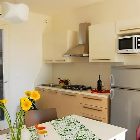 Apartment Modern Flat With Big Swimming Pool And Balcony *