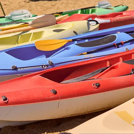 Modern Flat With Big Swimming Pool And Balcony דירה