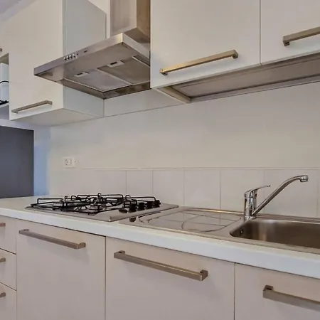 Modern Flat With Big Swimming Pool And Parking Апартаменти *