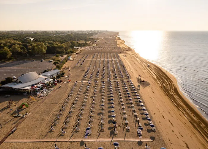 Modern Flat With Big Swimming Pool And Balcony Διαμέρισμα *