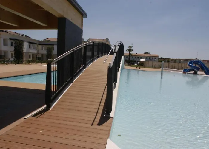 Διαμέρισμα Modern Flat With Big Swimming Pool And Balcony *