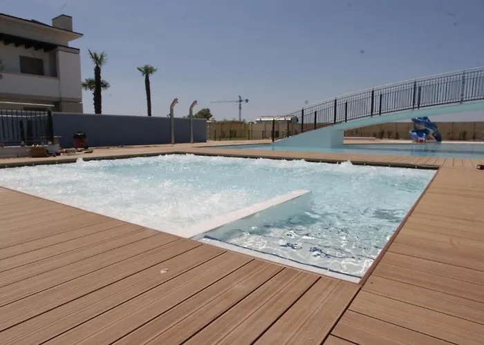 Modern Flat With Big Swimming Pool And Balcony Daire Bibione