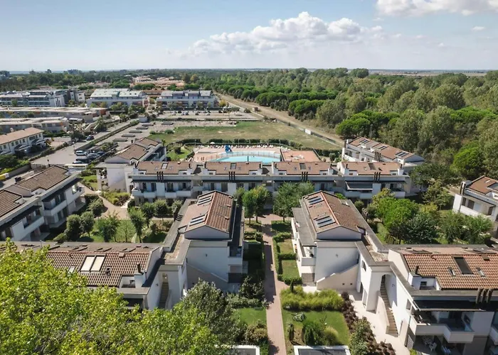 Daire Modern Flat With Big Swimming Pool And Balcony